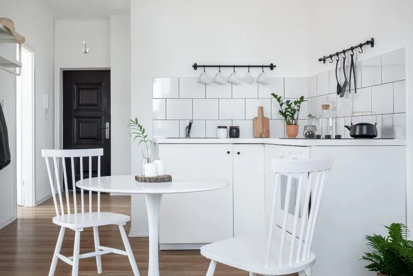 Round Kitchen Table